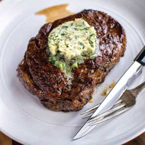 Ribeye-with-compound-butter-at-the-Jackson-Grille