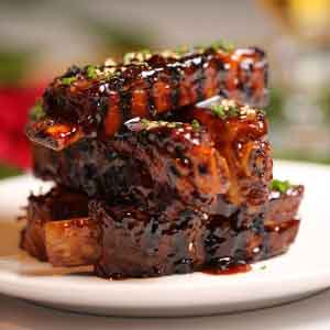 Sweet-Sticky-Ribs-at-the-Jackson-Grille-Marshfield-MO